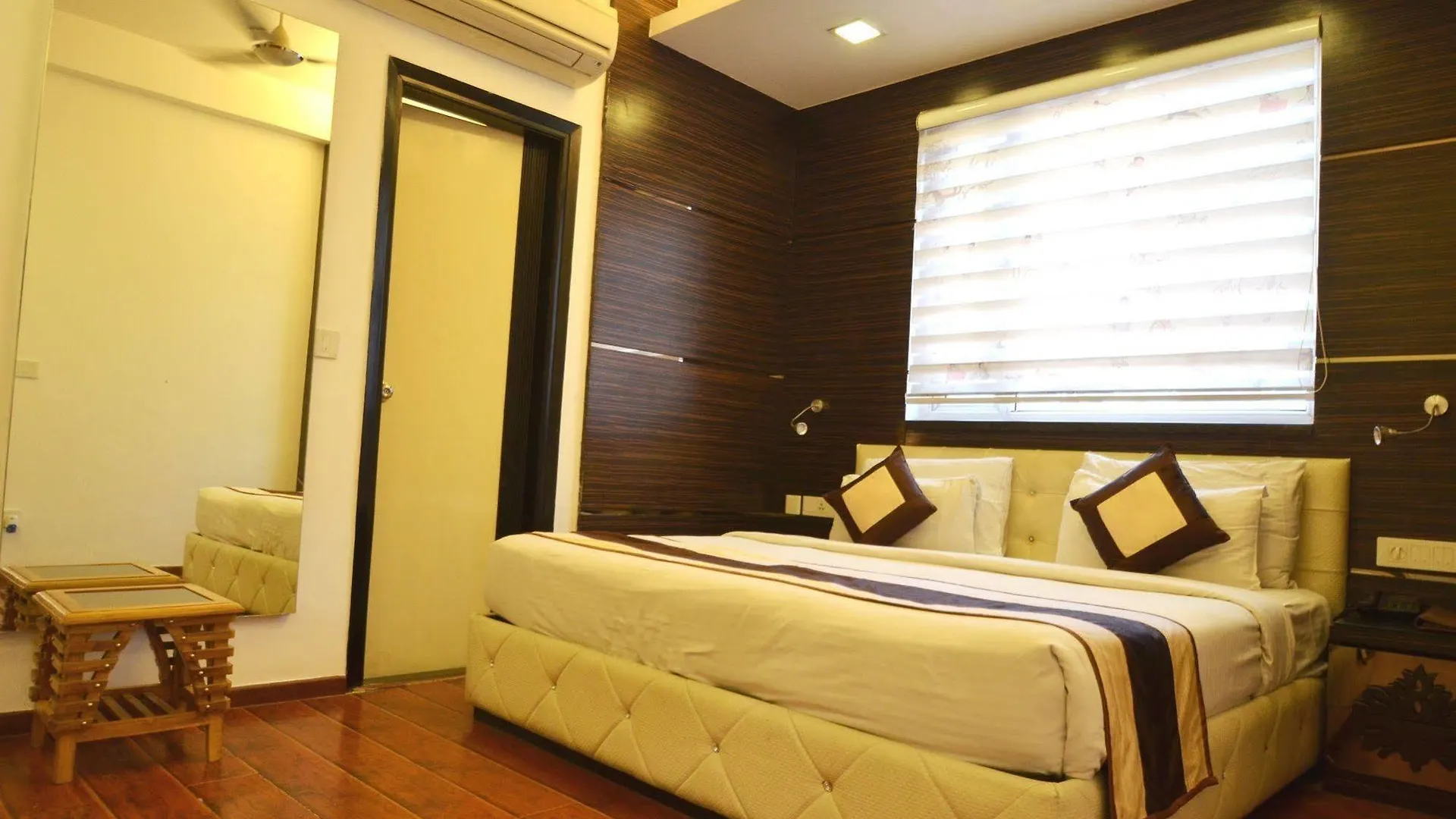 Hotel Metro View Delhi   Delhi (National Capital Territory of India)
